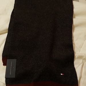 Tommy Hilfiger Gray scarf with wine trim Men's